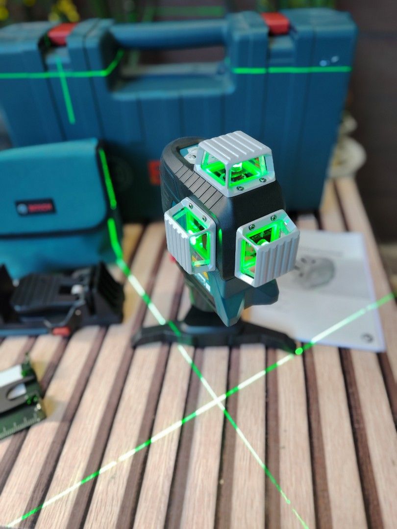 Bosch Gll 3-80 CG laser level (Category: Home Improvement Tools & Accessories) located in Malolos. Submitted by axe23 (Listing ID 1404384427, Image 2). Description: Up to four times better visibility due to the green laser lines Bluetooth® connection to your smartphone for remote control use and contactless adjustment of the tool High work efficiency due to 3 x 360° lines: Simultaneous performance of horizontal and vertical levelling applications