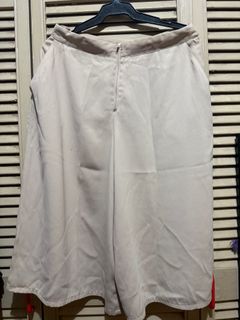 (Category: ) located in . Submitted by preloved.declutter2024 (Listing ID 1404519476, Image 1). Description: .