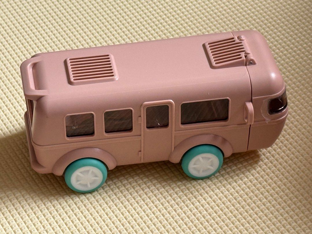 Bus-Shaped Water Bottle with Strap (Category: Water Bottles & Tumblers) located in Manila. Submitted by bearswardrobe (Listing ID 1404415973, Image 1). Description: 500 ml kid water bottle with strap. Color: Pink.