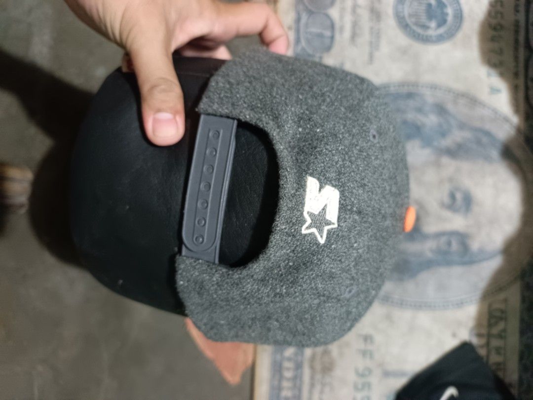 CARHARTT X STARTER CAP (Category: Caps & Hats) located in General Santos City (Dadiangas). Submitted by princethriftz101 (Listing ID 1404517911, Image 2). Description: •Color rate 9/10 •Excellent Condition •Issue: minimal crack sa leather patch Unli vouch unli vc with item Pwede add sa FB for vouch para panatag Payment first Jnt or Cod LBC LOCATION: General Santos City, Mindanao, 9500.