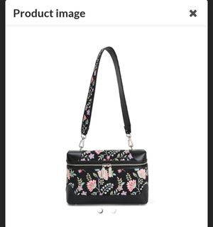 (Category: ) located in . Submitted by joli_shopper (Listing ID 1404462012, Image 1). Description: .