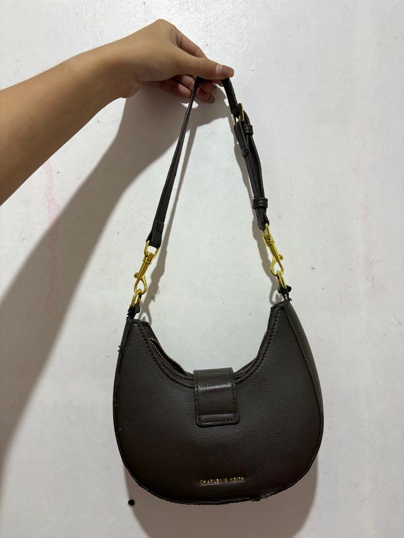 Charles & Keith x ITZY Hobo Bag (Category: Luxury Bags & Wallets) located in Manila. Submitted by shopmyused (Listing ID 1404410690, Image 2). Description: Well used ITZY x C&K Hobo Bag Negotiable!!! Please pm me! 💗 Rfs: just bought a new errands bag .