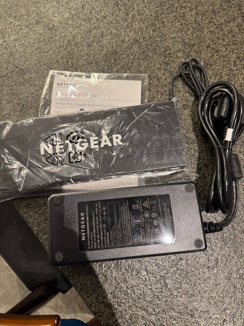 Data Switch (Category: Networking) located in Singapore. Submitted by cash_on_line (Listing ID 1404475880, Image 2). Description: Bought extra .
