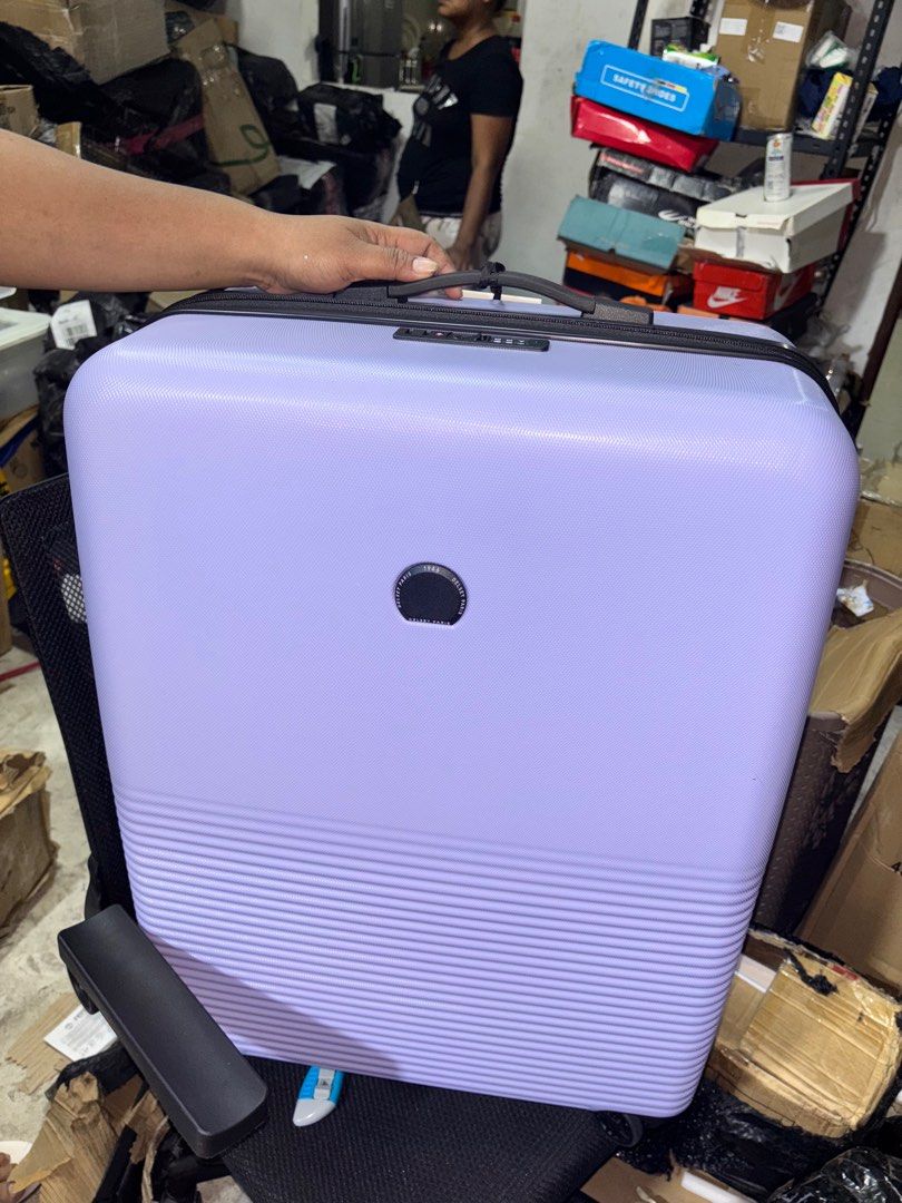 Delsey luggage 70cm (Category: Luggage) located in Taguig. Submitted by albaeshoponlinestore (Listing ID 1404563212, Image 3). Description: Never been use No issues Pick up taguig.