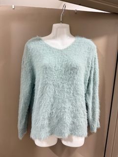 (Category: ) located in . Submitted by mmyandbbwardrobe (Listing ID 1404561441, Image 1). Description: .