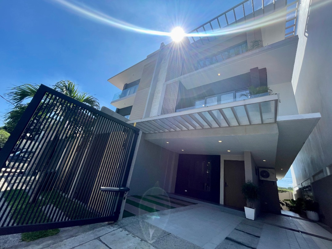 (Category: ) located in . Submitted by thatsbrokerraven (Listing ID 1404416186, Image 1). Description: .