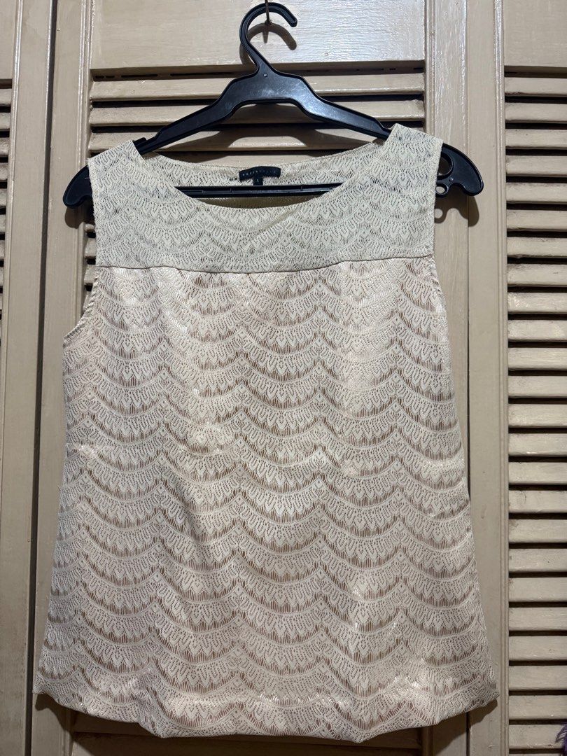 Gold Sleeveless (Category: Sleeveless) located in Quezon City. Submitted by preloved.declutter2024 (Listing ID 1404520864, Image 1). Description: .
