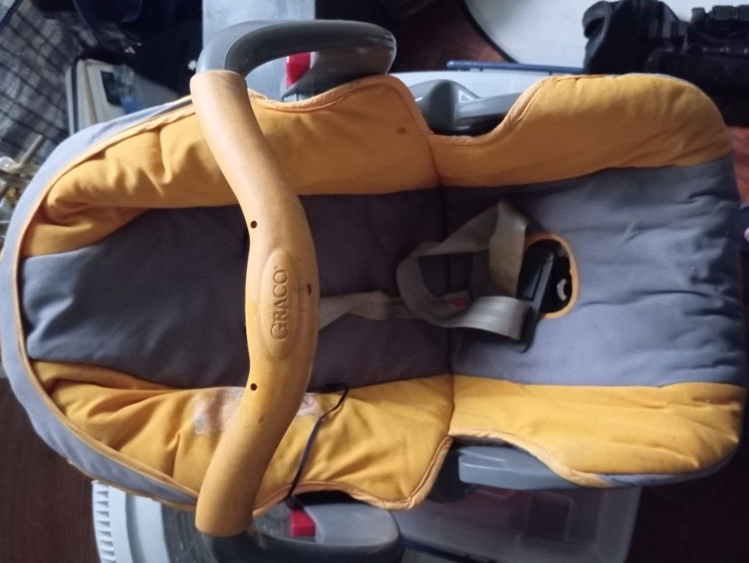 Graco Car Seat (Category: Car Seats) located in Pasig City. Submitted by qwerty1026 (Listing ID 1404447992, Image 1). Description: .