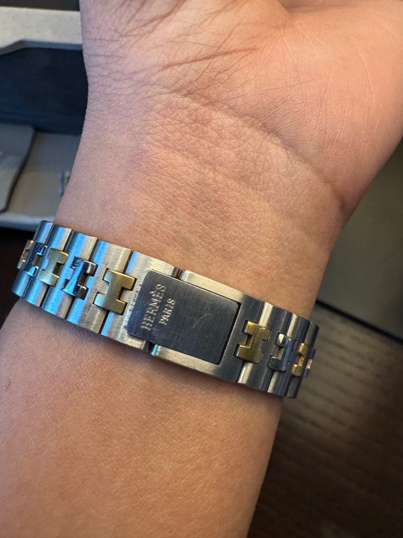 Hermes watch 2 tone (Category: Luxury Watches) located in Cagayan de Oro. Submitted by moiobsession (Listing ID 1404476680, Image 3). Description: authentic complete.