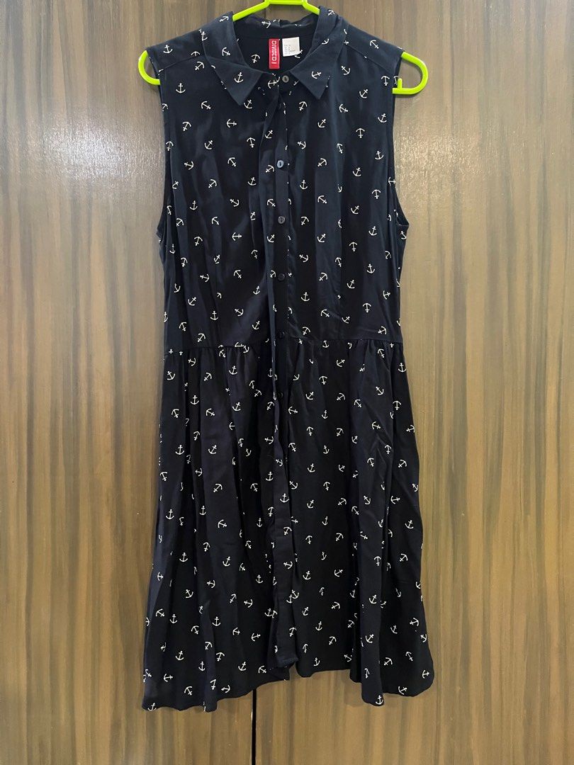 H&M navy anchor romper (Category: Rompers) located in Muntinlupa City. Submitted by sokobeauty (Listing ID 1404396326, Image 1). Description: H&M navy anchor romper Size: US 6 RFS: Decluttering Buyer shoulders shipping .