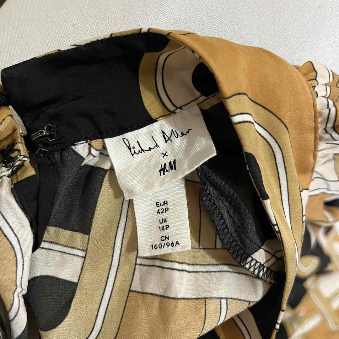 H&M x Richard Allan Printed Dress (Category: Dresses) located in Manila. Submitted by mkalelx (Listing ID 1404468931, Image 2). Description: H&M x Richard Allan •UNUSED •1,000PHP •FREE SF •LOC: ANTIPOLO •MOP: GCASH .
