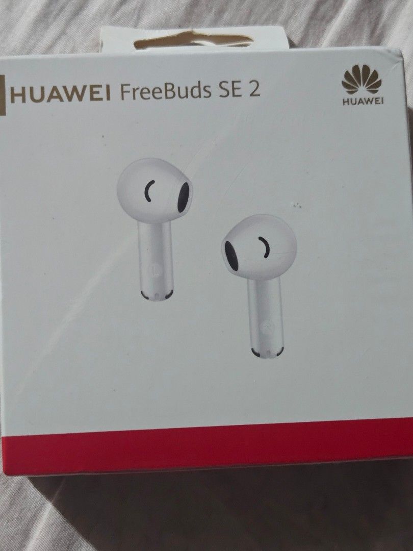 Huawei FreeBuds SE 2 Ceramic White (Category: Earphones) located in Manila. Submitted by ms.rusell (Listing ID 1404479227, Image 1). Description: - Huawei FreeBuds SE 2 - Ceramic White - Lightweight and compact design - Ergonomic fit - Up to 6 hours music playback (single charge) - Up to 24 hours with charging case - Splash resistant - Includes charging case.
