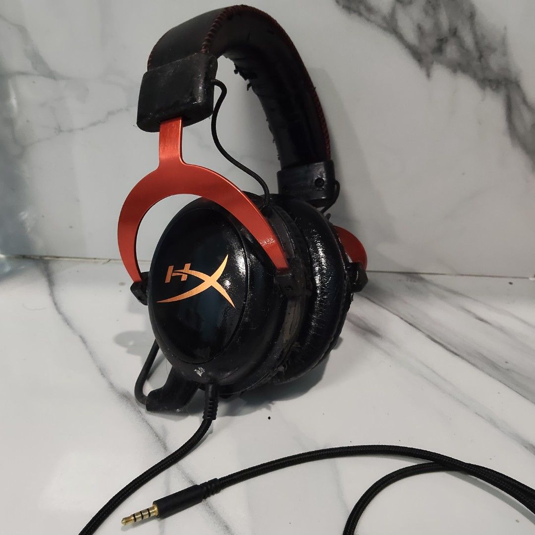 HyperX Cloud II Gaming Headset – Fully Functional! (Category: Headphones & Headsets) located in Catbalogan. Submitted by jpnsrpls (Listing ID 1404503621, Image 1). Description: 🎧 HyperX Cloud II Gaming Headset – Fully Functional! 🎮 ✅ Crystal clear sound & virtual 7.1 surround ✅ Comfortable fit with memory foam cushions ✅ Detachable noise-canceling mic ⚠️ Note: Ear pads & headband leather are peeling (cosmetic only) Perfect for gamers who want p