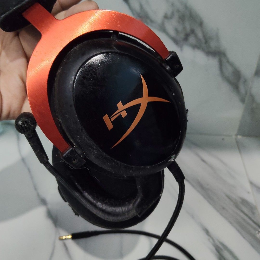 HyperX Cloud II Gaming Headset – Fully Functional! (Category: Headphones & Headsets) located in Catbalogan. Submitted by jpnsrpls (Listing ID 1404503621, Image 2). Description: 🎧 HyperX Cloud II Gaming Headset – Fully Functional! 🎮 ✅ Crystal clear sound & virtual 7.1 surround ✅ Comfortable fit with memory foam cushions ✅ Detachable noise-canceling mic ⚠️ Note: Ear pads & headband leather are peeling (cosmetic only) Perfect for gamers who want p