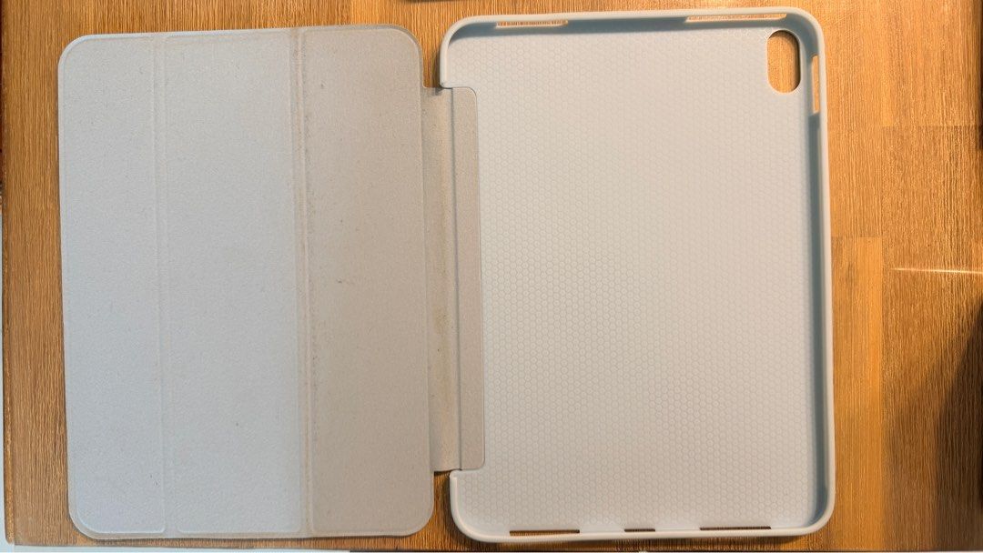 iPad 10th Screen Protector & Case Bundle (Category: Cases & Sleeves) located in Singapore. Submitted by jia_mikaaa (Listing ID 1404418620, Image 3). Description: For iPad 10 Brand new screen protector x2 One lightly used iPad case .