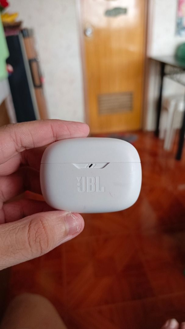 JBL Wave Beam 2 (Category: Earphones) located in Manila. Submitted by jehkey (Listing ID 1404529669, Image 1). Description: No Issue, charging case a bit dirty but not much. Great bass with ANC. .