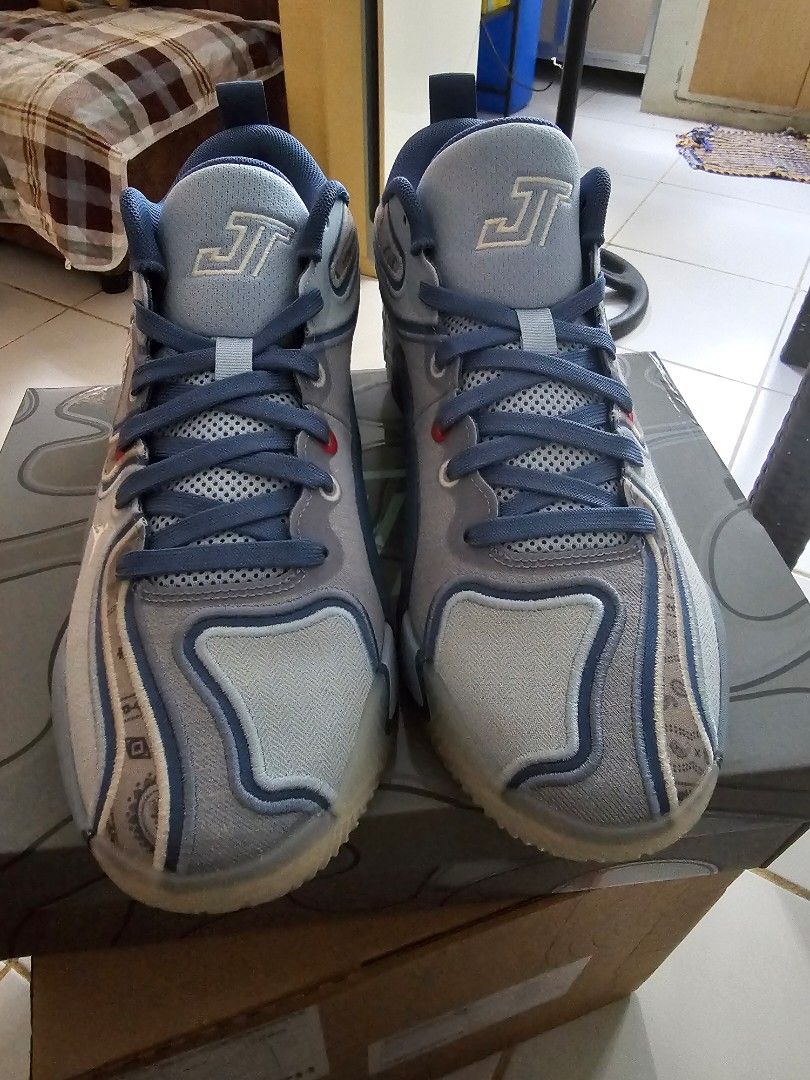 Jordan tatum 3 (Category: Sneakers) located in Mariveles. Submitted by mcvon (Listing ID 1404502118, Image 1). Description: - Jordan Tatum 3 Separate sneakers - Light blue and gray color scheme - Paisley detailing - Blue laces - Red accent on upper - White and clear soles - Red Jumpman logo - Includes original box.