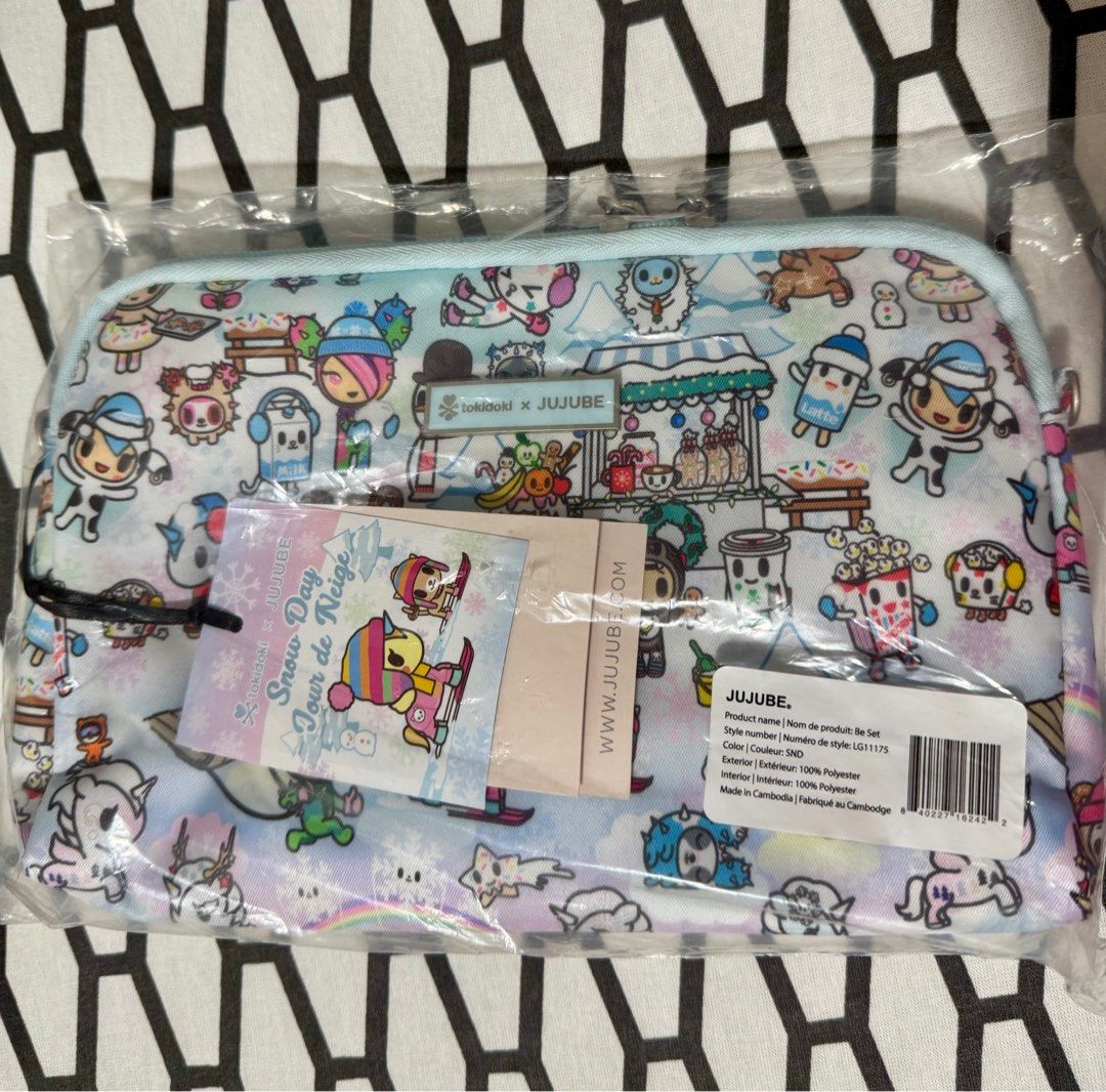 Jujube x tokidoki be set Snow Day (Category: Diaper Bags & Wetbags) located in Manila. Submitted by pinkpurples (Listing ID 1403671671, Image 1). Description: Brand New with Tags in Snow Day print This set includes three mini bags that you can use to organize your diaper bag or as standalone bags. .