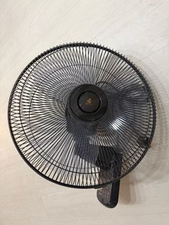 (Category: ) located in . Submitted by a3m13 (Listing ID 1404569078, Image 1). Description: .