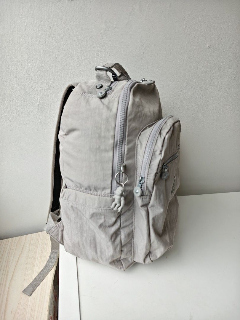 Kipling backpack mint condition (Category: Backpacks) located in Singapore. Submitted by badge_yourself (Listing ID 1404528630, Image 2). Description: .