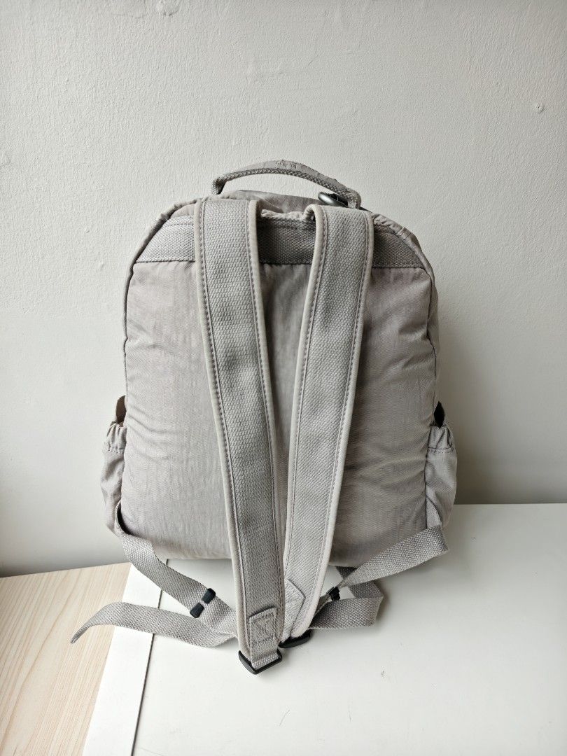 Kipling backpack mint condition (Category: Backpacks) located in Singapore. Submitted by badge_yourself (Listing ID 1404528630, Image 4). Description: .