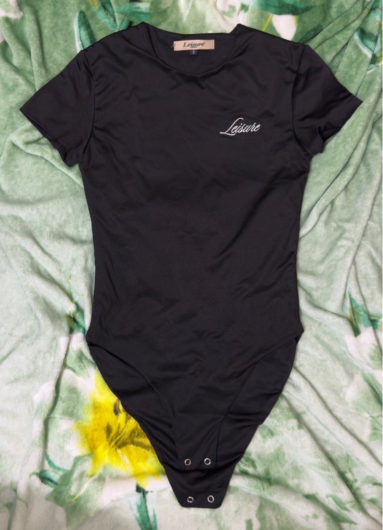Leisuré Black Bodysuit Soft Scalp (Category: Others Tops) located in Quezon City. Submitted by eli.maiht (Listing ID 1404500322, Image 1). Description: ✨Decluttering Brand New & Preloved Items✨ Leisuré Black Bodysuit Soft Scalp Size: XS-S (non-stretchy fabric) - Used once 📍 Near Welcome Rotonda, Quezon City 💳 GCash / Maya / BPI 🎨 Note: Colors may vary due to lighting 📦 Delivery: To be booked and paid by the buyer Feel free to scroll through m