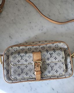(Category: ) located in . Submitted by whimsicalfindssg (Listing ID 1404380546, Image 1). Description: .