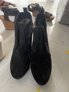 (Category: ) located in . Submitted by declutter.rae (Listing ID 1404450076, Image 1). Description: .