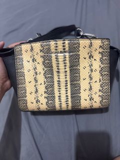 (Category: ) located in . Submitted by stylesbyzoe (Listing ID 1404511215, Image 1). Description: .