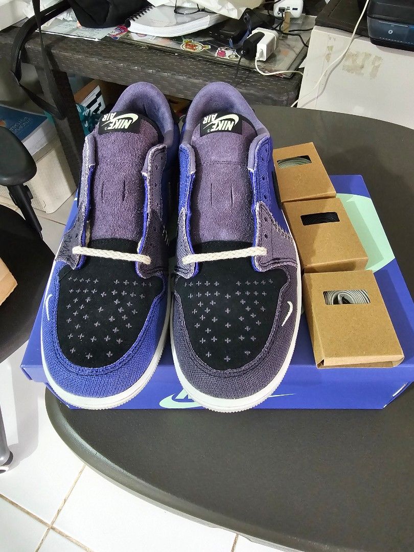 Nike Air Jordan 1 Low (Category: Sneakers) located in Mariveles. Submitted by mcvon (Listing ID 1404501887, Image 1). Description: for sale!!! Jordan 1 Low OG "VOODOO" Sz.8.5.