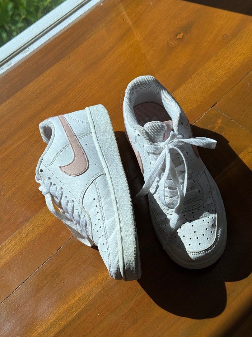 Nike Court Vision Low White Pink (Category: Sneakers) located in Iloilo. Submitted by imnolittlej (Listing ID 1404444539, Image 2). Description: - Nike Court Vision Low - White leather upper - Pink swoosh - White sole - US size 5, EUR 35.5, CM 22 - Style code: DH3158-102 - Made in Vietnam.