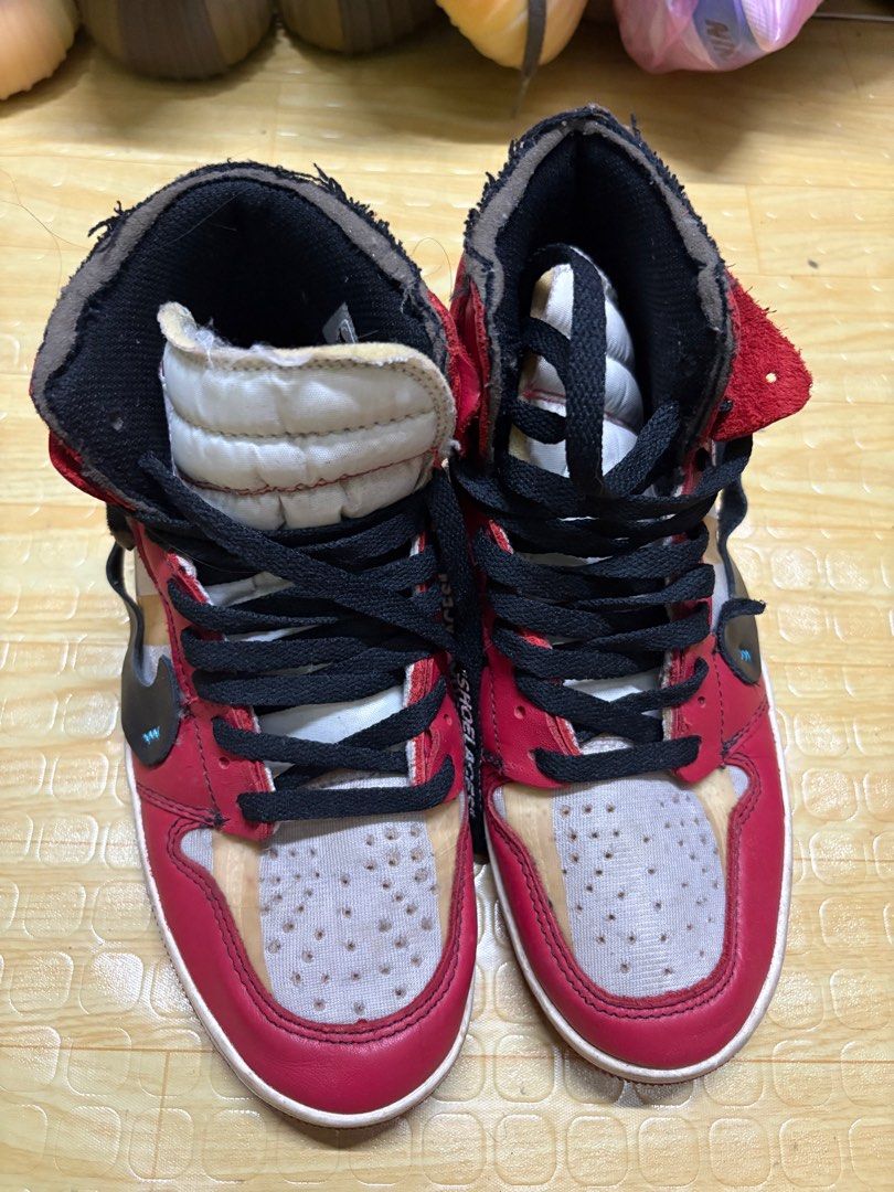 Nike x Off White Sb dunk shoes (Category: Sneakers) located in Bulacan. Submitted by thriftzey (Listing ID 1404487730, Image 3). Description: Us size 7.