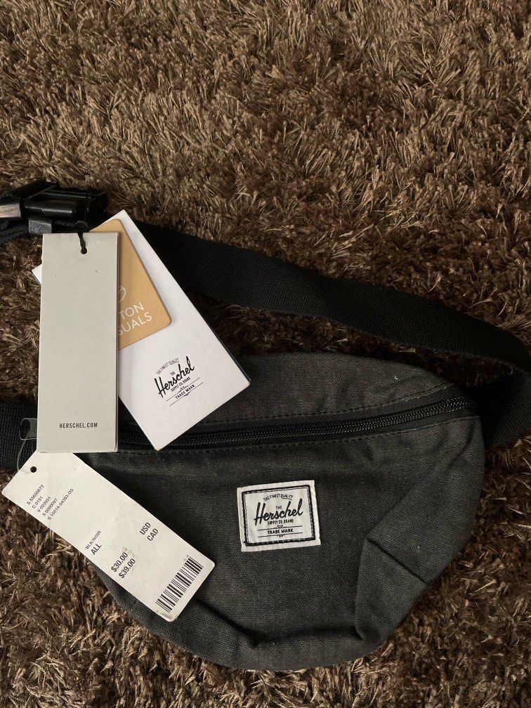 ORIGINAL HERSHEL CROSSBODY BELT BAG (Category: Cross-body Bags) located in Manila. Submitted by ty_imported_goods (Listing ID 1404417867, Image 1). Description: ❗️sale❗️ Original from u.s Limited lifetime warranty.
