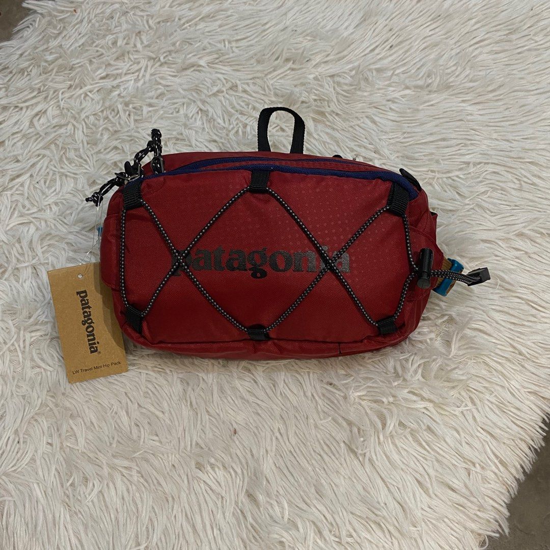 Patagonia Ultralight Black Hole Mini Hip Pack (Category: Belt bags, Clutches and Pouches) located in Taguig. Submitted by askgue (Listing ID 1404386077, Image 3). Description: .