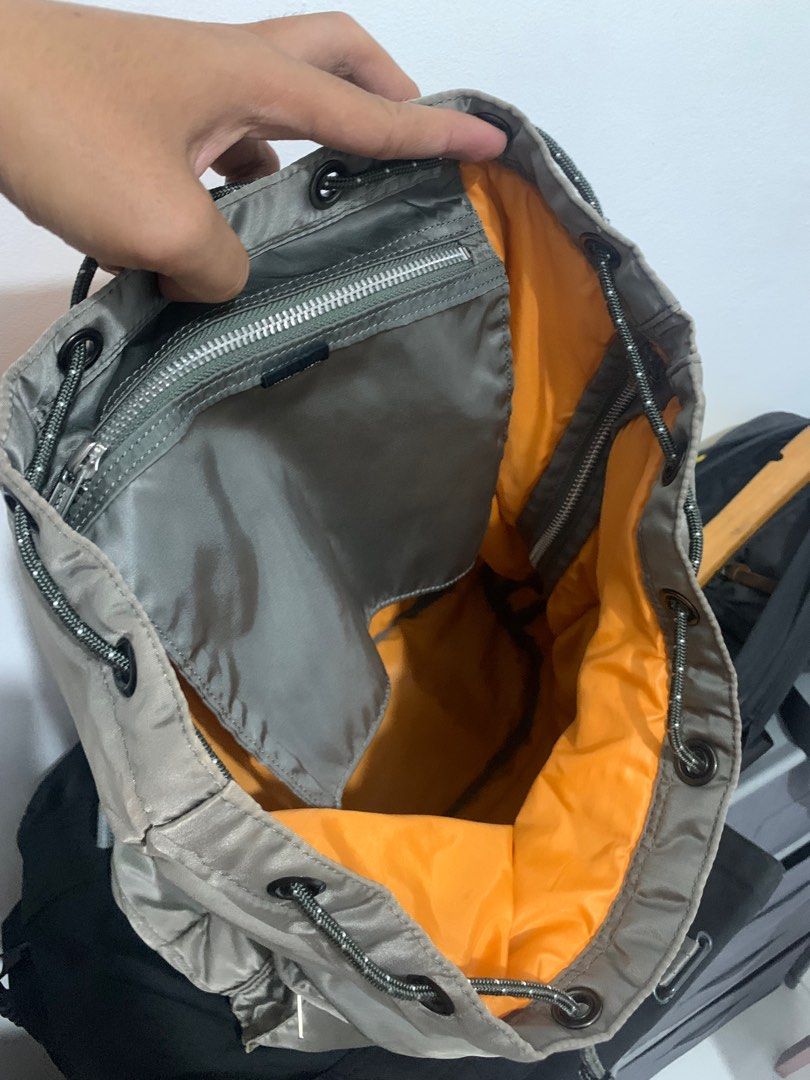 Porter Tanker Backpack (Category: Backpacks) located in Mexico. Submitted by bugskiethrift (Listing ID 1404517746, Image 3). Description: excellent condition good as new condition complete tags bump a message for more info.