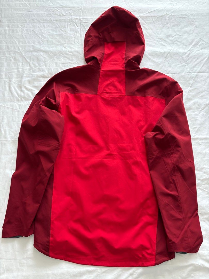 Salomon Red Hooded Rain Jacket - Size L (Category: Coats, Jackets and Outerwear) located in Manila. Submitted by clearspaceshop (Listing ID 1404409384, Image 2). Description: Size: L Color: Two tones of reds Performance Rain Jacket with Advanced Skin Dry Technology Never used (bought the wrong size) Ventilation openings on the side Two waterproof pockets Hood for maximum protection .