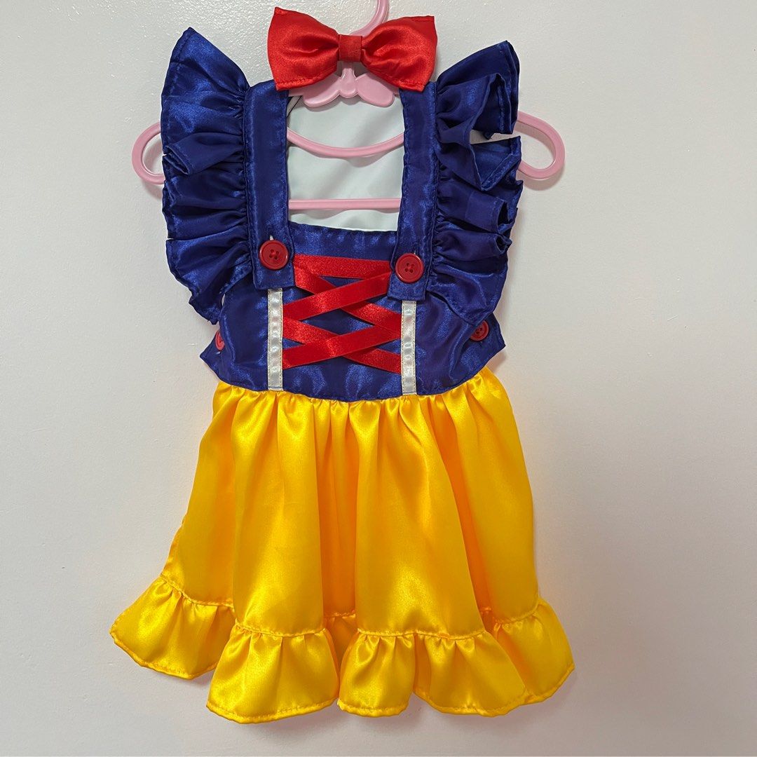 Snow white dog dress (Category: Homes & Other Pet Accessories) located in Las Pinas. Submitted by excusemeeee (Listing ID 1397626352, Image 1). Description: ✨Premium dog dress✨ ♥️💙Snow white dog dress 🌸Small - semi medium (fits sa mej chonky na furbaby) 🌸Adjustable buttons 🌸Chest 15” - 18” 🌸 Bow included 🎀 Handmade with care 🫶🏻 Fixed price. No haggling pls.