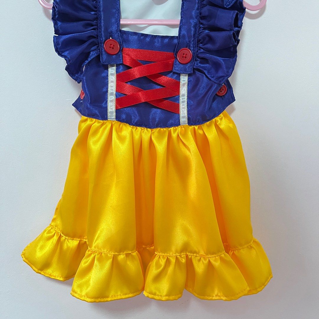 Snow white dog dress (Category: Homes & Other Pet Accessories) located in Las Pinas. Submitted by excusemeeee (Listing ID 1397626352, Image 2). Description: ✨Premium dog dress✨ ♥️💙Snow white dog dress 🌸Small - semi medium (fits sa mej chonky na furbaby) 🌸Adjustable buttons 🌸Chest 15” - 18” 🌸 Bow included 🎀 Handmade with care 🫶🏻 Fixed price. No haggling pls.