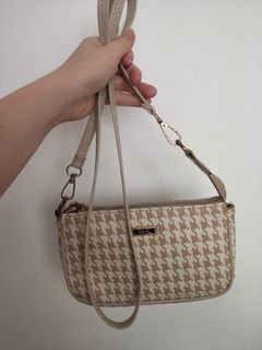 (Kategori: ) berada di . Dikirim oleh Felfash (ID iklan 1404407328, Gambar 1). Deskripsi: .