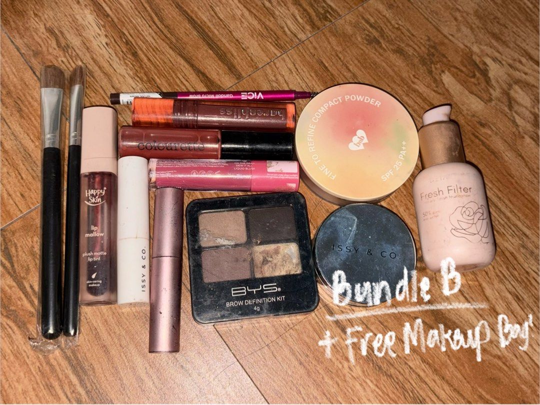 Used Makeup with Free Makeup Bag (Category: Makeup) located in Makati City. Submitted by chickst3r (Listing ID 1404435861, Image 2). Description: Used Makeup FS ꩜ ₱200 per bundle ꩜ USED so please manage ur expectations ꩜ each bundle comes with a base, blush, contour, powder, lippies, brushes and a new mesh makeup bag ꩜ dm for more pictures and shades ꩜ mop: gcash / bank transfer ꩜ mod: sdd / jnt .