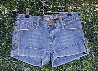 (Category: ) located in . Submitted by yanaspreloved2 (Listing ID 1404379485, Image 1). Description: .