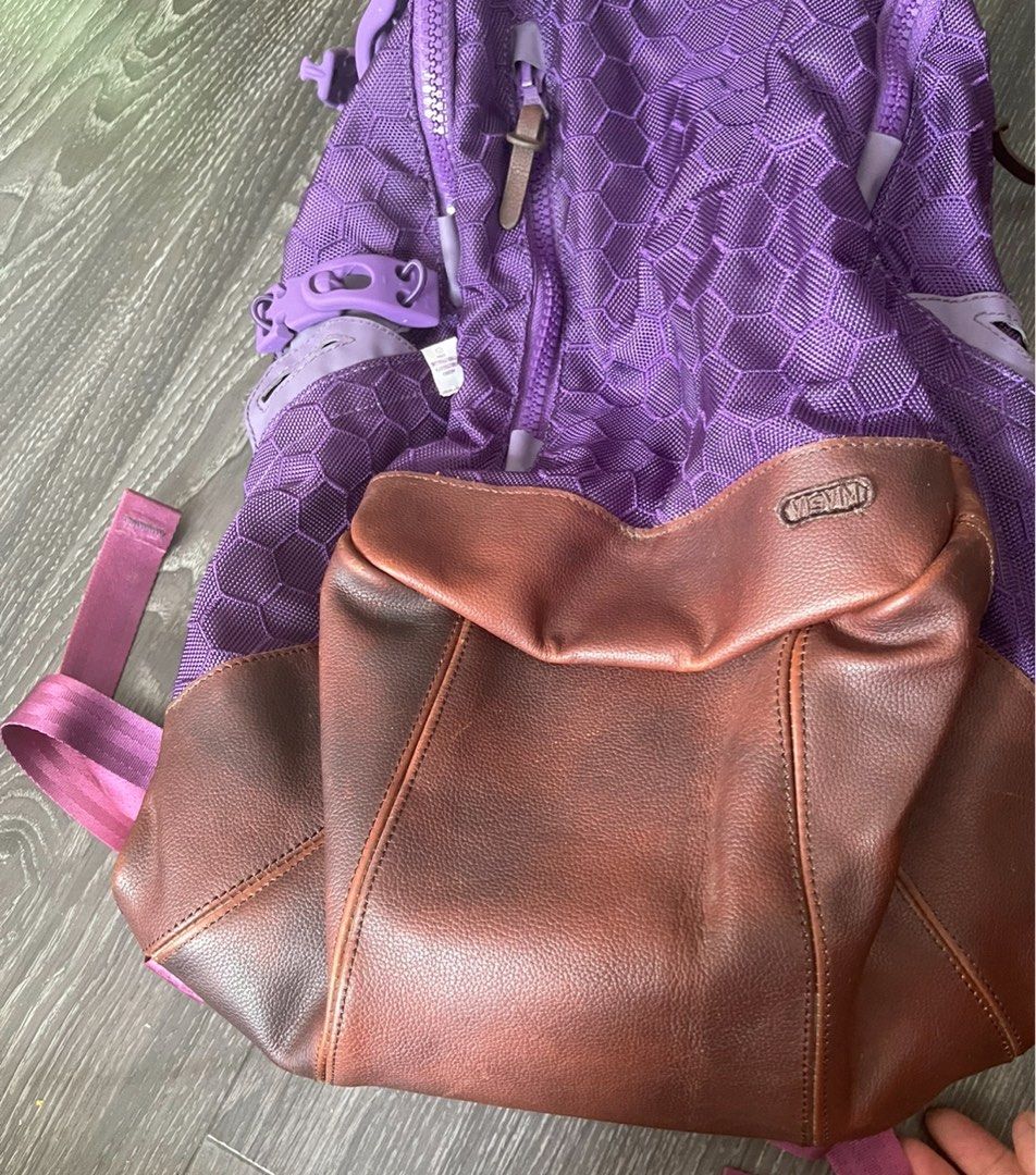 visvim backpack (Category: Backpacks) located in Singapore. Submitted by supremefans123 (Listing ID 1404510635, Image 2). Description: super rare visvim bag，with kangoo skin bottom.