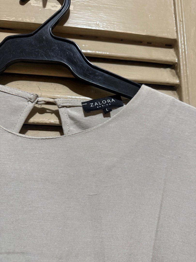 Zalora cream dress (Category: Dresses) located in Quezon City. Submitted by preloved.declutter2024 (Listing ID 1404517609, Image 2). Description: .