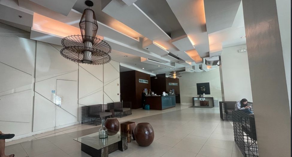The Beacon (Category: Apartments & Condos) located in Makati City. Submitted by calmocean_57a9b9 (Listing ID 1404649594, Image 2). Description: fully furnished new fixtures 2 aircons (split type) 54 sq meters large balcony 29,500 (inclusive of asso dues).
