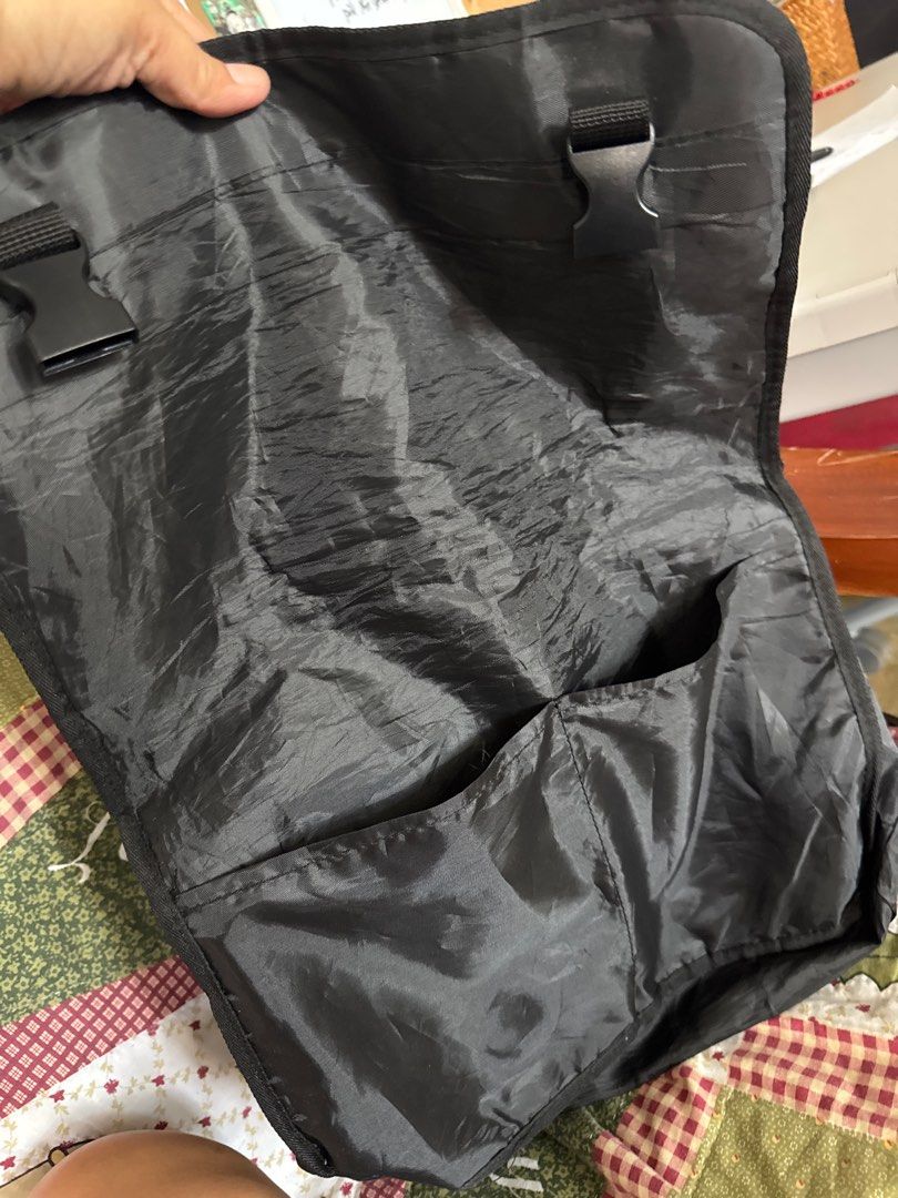 2026 light weight Reebok Classic Black Backpack (Category: Backpacks) located in Silang. Submitted by sari2bilina (Listing ID 1404616121, Image 2). Description: may flaws last pic ,,madaling matahi.