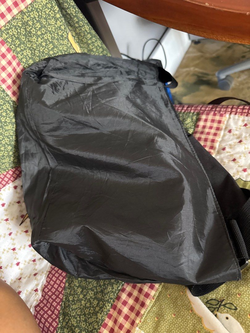 2026 light weight Reebok Classic Black Backpack (Category: Backpacks) located in Silang. Submitted by sari2bilina (Listing ID 1404616121, Image 3). Description: may flaws last pic ,,madaling matahi.