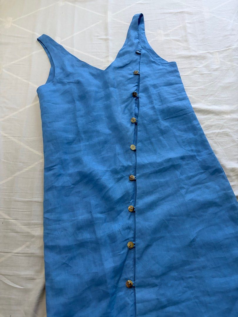 Anika Baco Midi Dress (Category: Dresses) located in Quezon City. Submitted by beeeeeeeeb (Listing ID 1404612162, Image 2). Description: Rfs: wrong size (I need Large haha) No when worn photos.