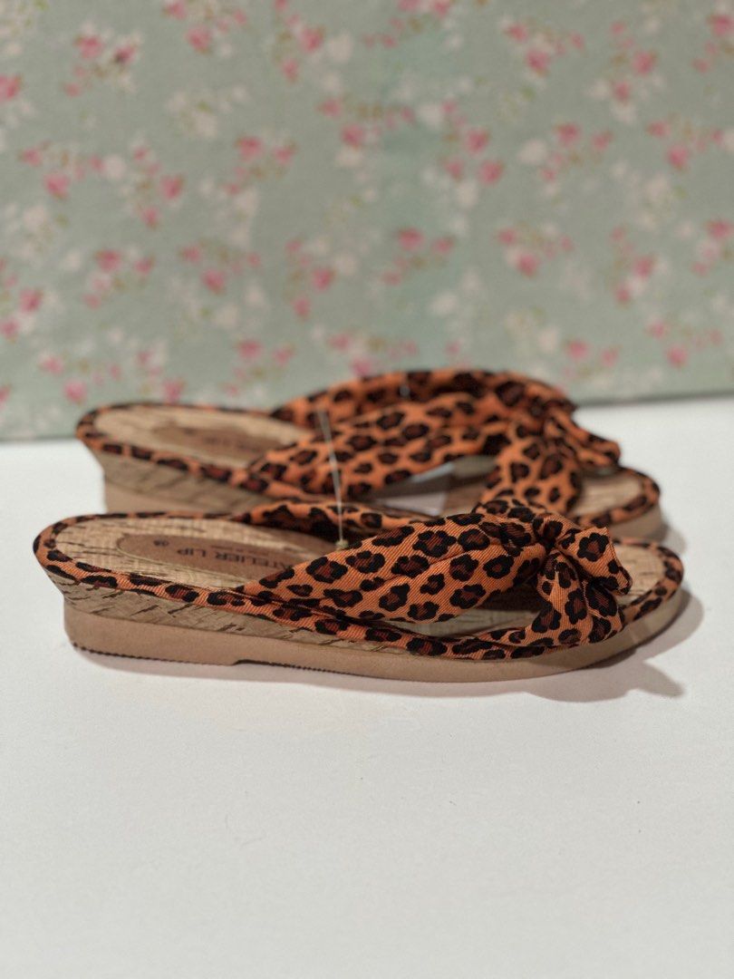 Atelier Lip leopard-print semi flat sandals (Category: Wedges) located in Davao. Submitted by favoritepreloved (Listing ID 1404752415, Image 2). Description: ❤️ size 6 ❤️ From Japan.