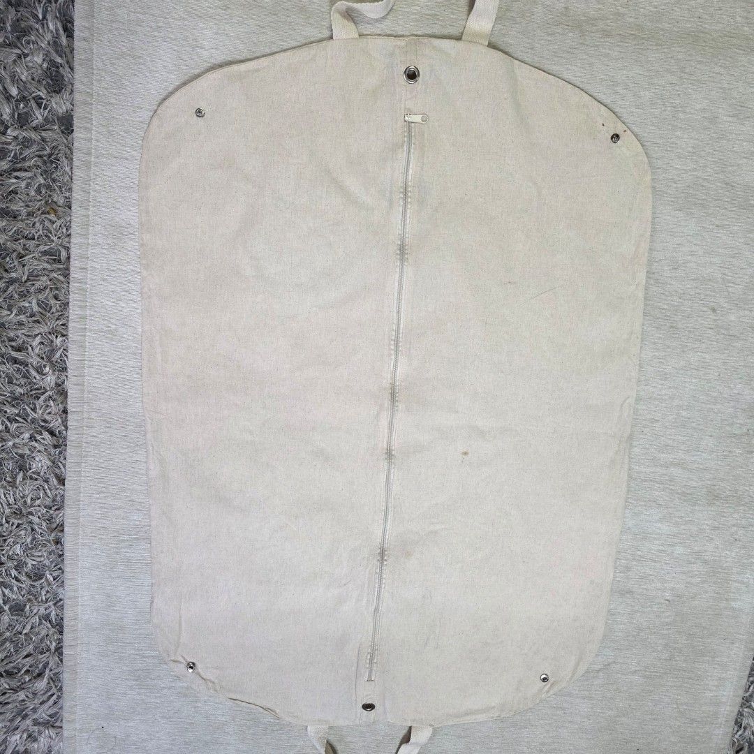Authentic AMI Garment Bag (Category: Luxury Bags & Wallets) located in Binangonan. Submitted by makoleksyon (Listing ID 1404630527, Image 3). Description: excellent condition like new no flaws bought in Japan 100% Authentic Money back guarantee.
