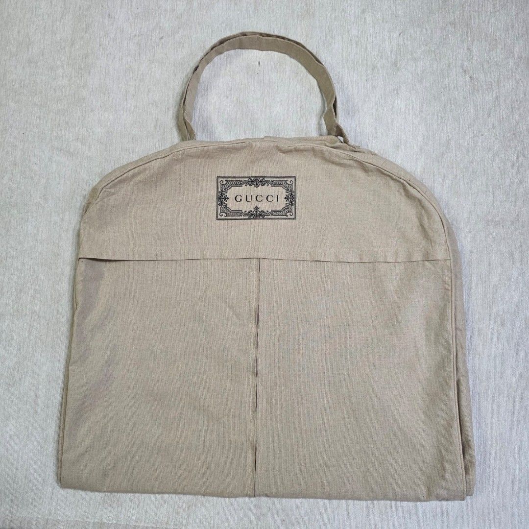 Authentic Gucci Garment Bag (Category: Luxury Bags & Wallets) located in Binangonan. Submitted by makoleksyon (Listing ID 1404633694, Image 2). Description: excellent condition like new no flaws bought in Japan 100% authentic money back guarantee.